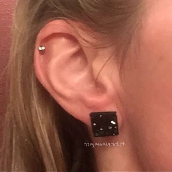 3 for 15🎀chunky black faux Druzy square studs - Picture 4 of 5